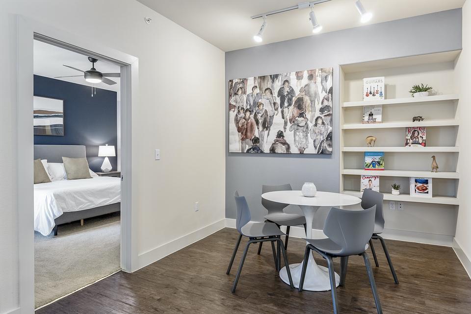 Rent Griffis at the Domain Apartment Homes 6366 in Austin, TX Landing