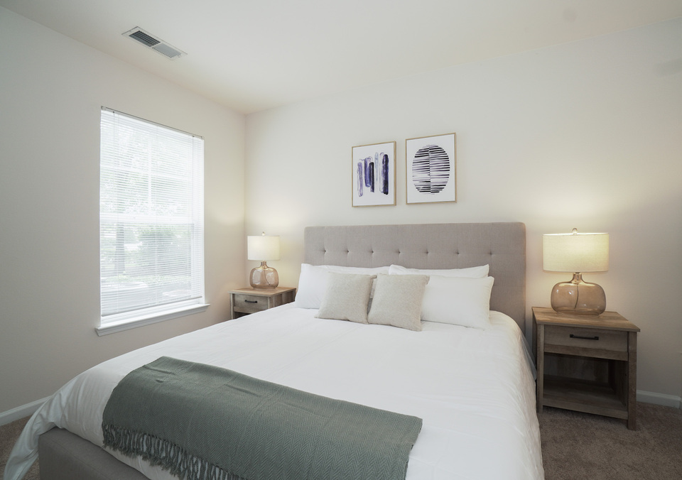 Rent Alden Place at South Square S0903 in Durham, NC Landing