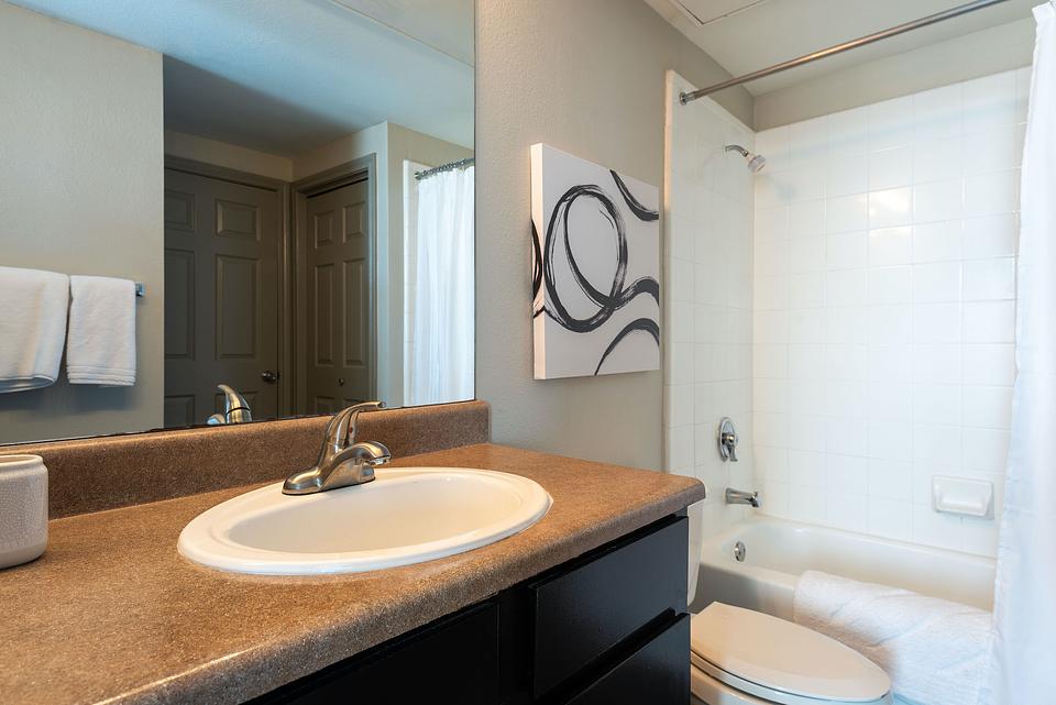 Rent Griffis SoCo Austin 5310 in Austin, TX Landing