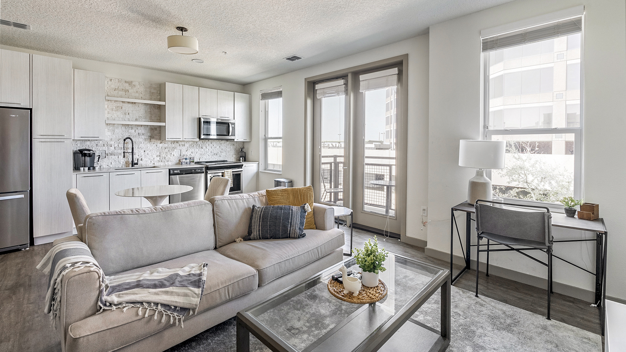 Rent Seazen Rocky Point Apartments 518 in Tampa, FL Landing