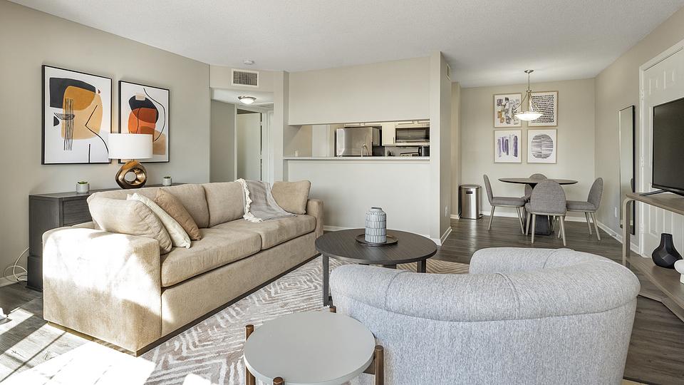 Rent Stonebridge Crossing Apartment Homes 2855L301 in Cordova, TN