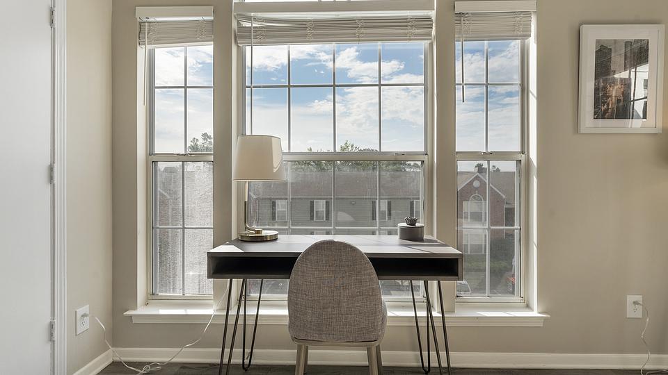 Rent Stonebridge Crossing Apartment Homes 2855L301 in Cordova, TN