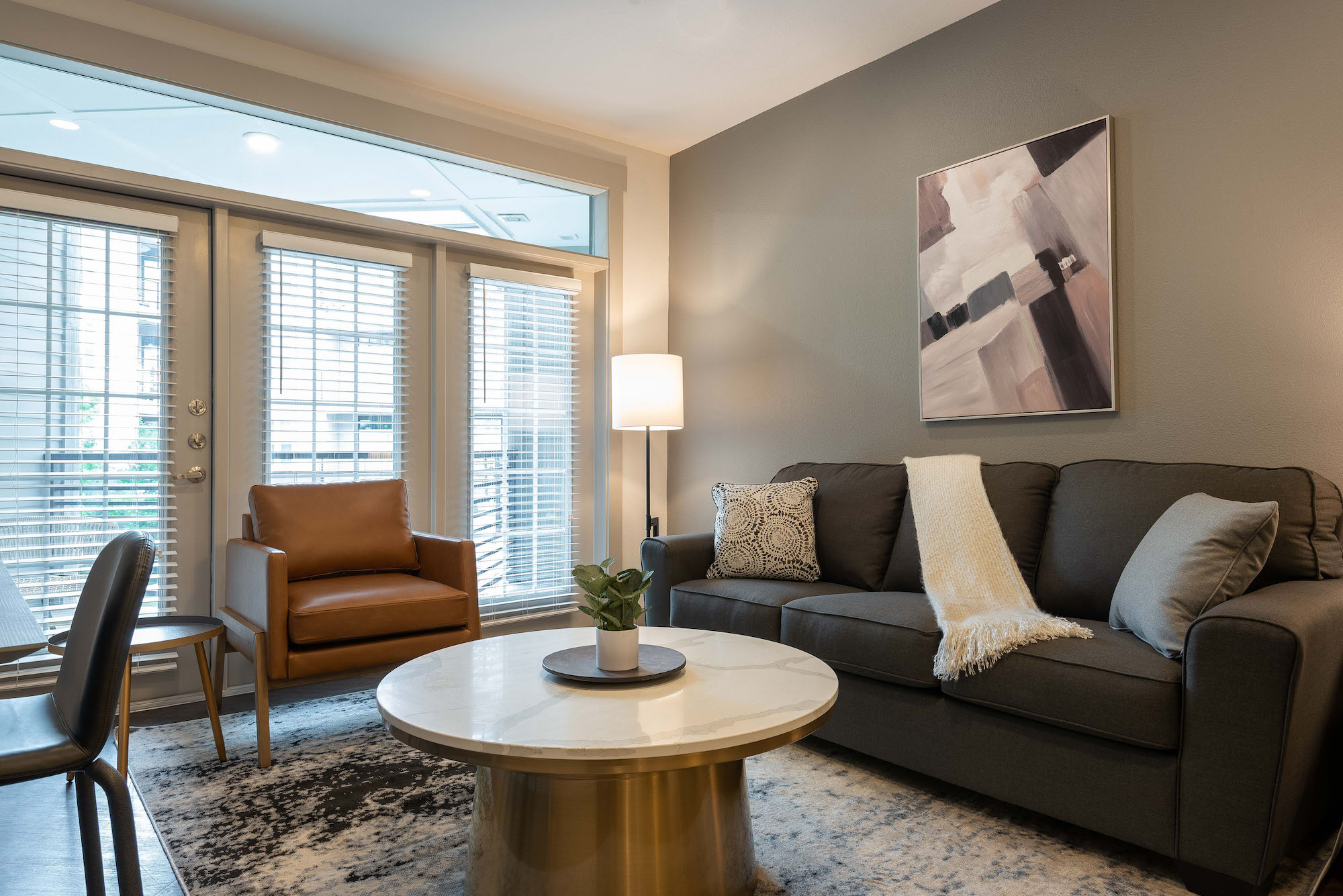 Rent Farmhouse Apartments 0255 in Austin, TX Landing