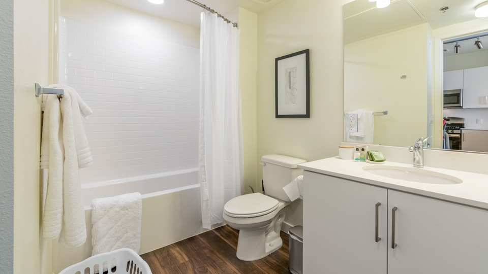 Rent Ely on Fremont 478 in Las Vegas, NV Landing