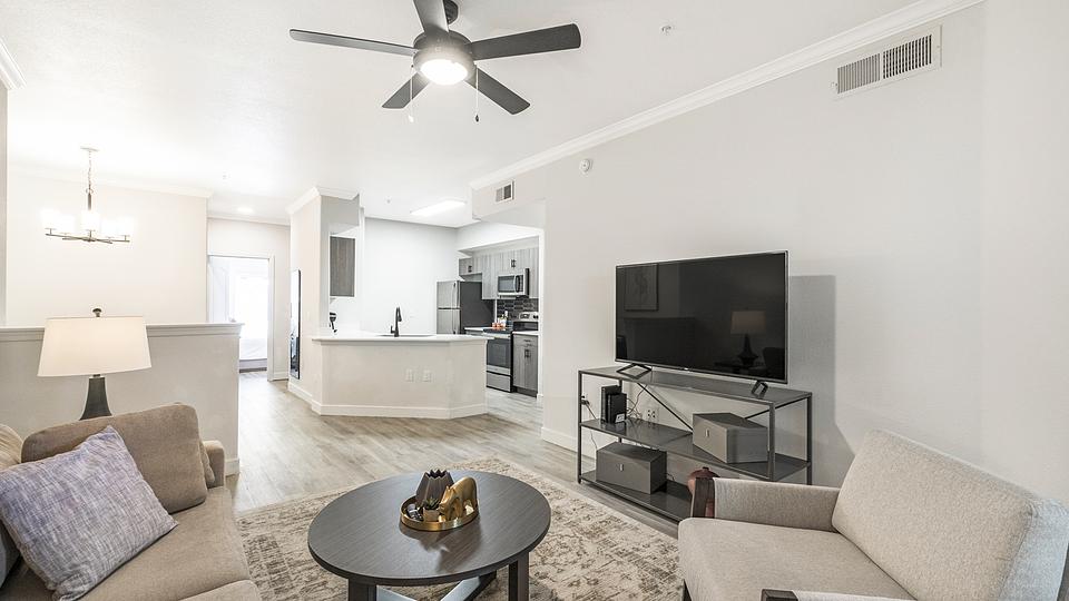 Rent Lazo Apartments 1113 in Chandler, AZ Landing