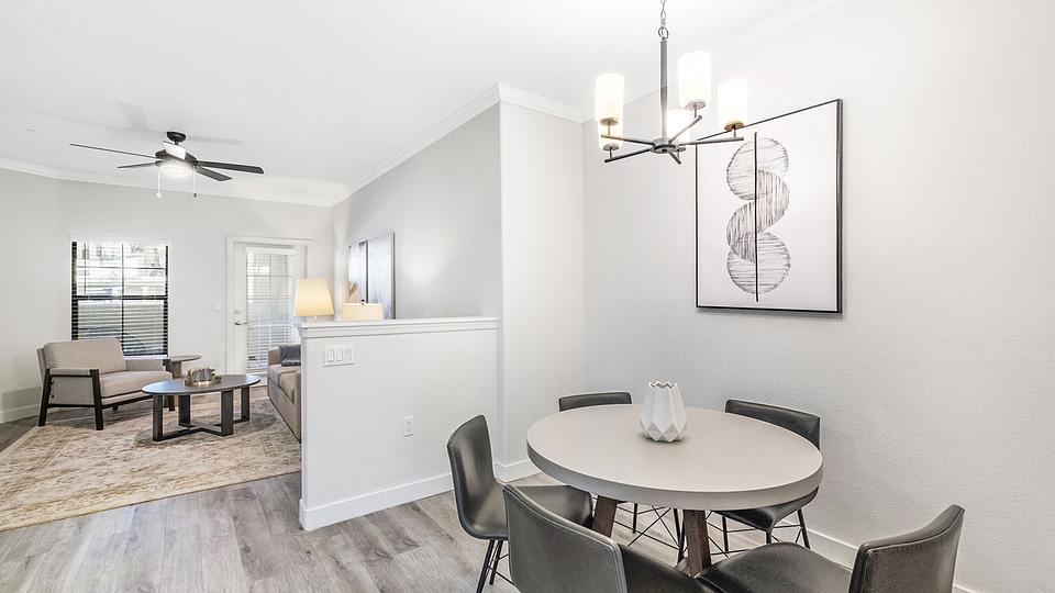 Rent Lazo Apartments 1113 in Chandler, AZ Landing