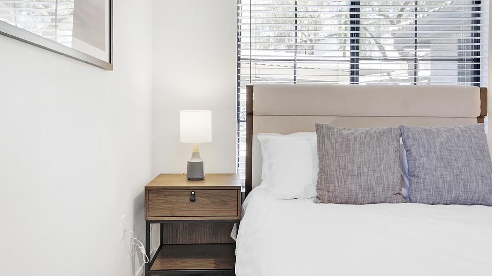 Rent Lazo Apartments 1113 in Chandler, AZ Landing