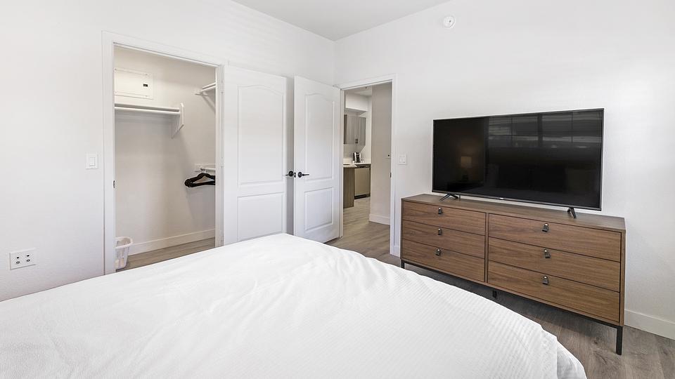 Rent Lazo Apartments 1113 in Chandler, AZ Landing