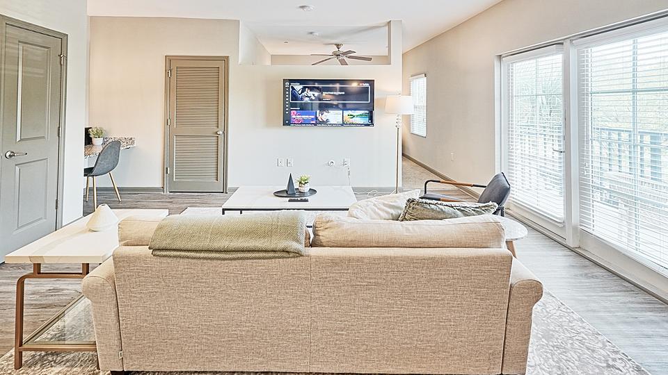 Rent Simmons Park Apartments 262 in Daniel Island, SC Landing