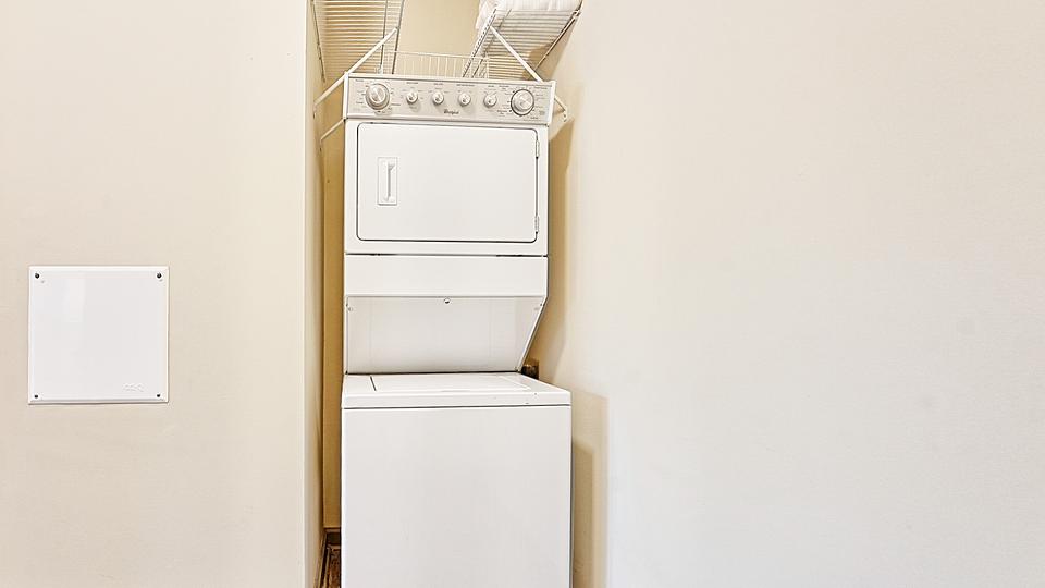 Rent Simmons Park Apartments 262 in Daniel Island, SC Landing