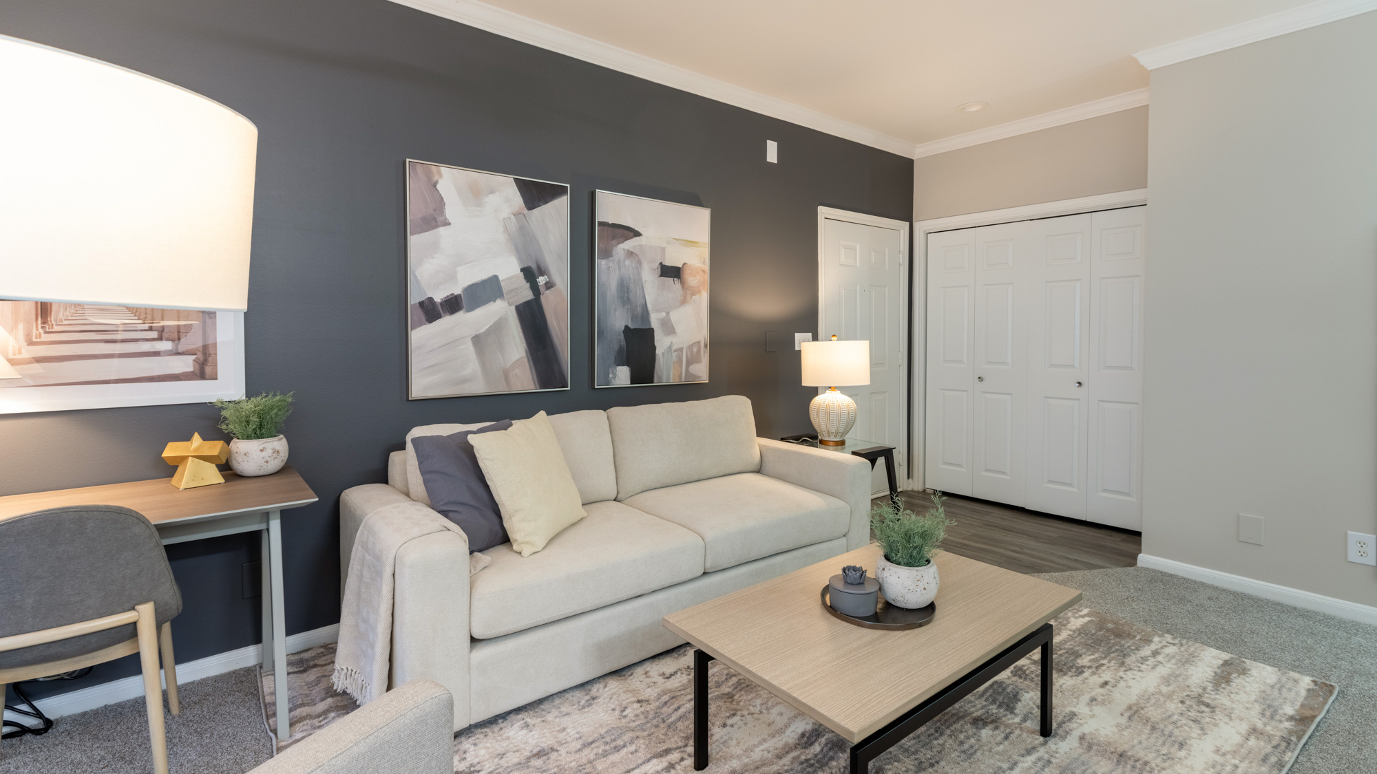 Rent Oxmoor Apartment Homes 9305 in Louisville, KY Landing