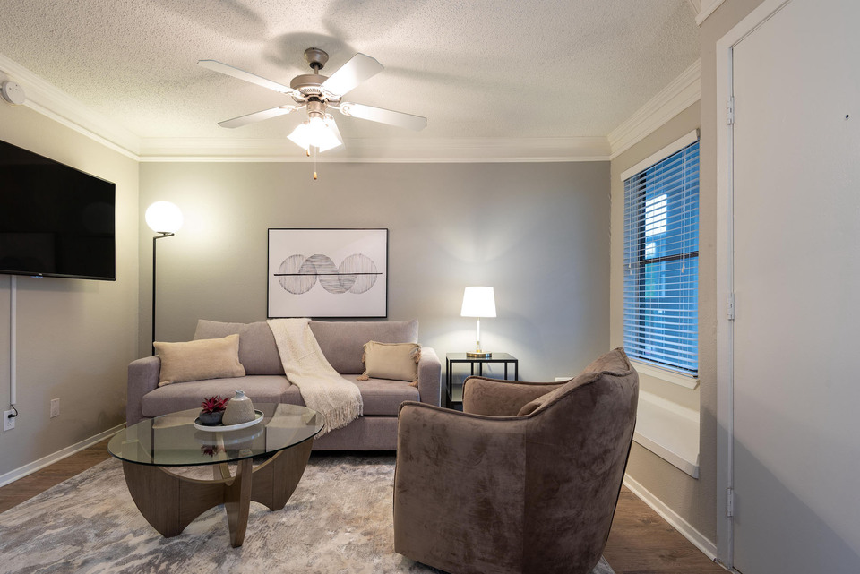 Rent Summit at Hyde Park Apartments C204 in Austin, TX Landing