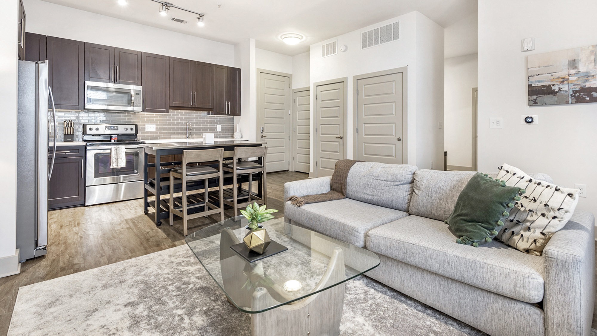 Rent The Lincoln at Dilworth Apartments 287 in Charlotte, NC Landing