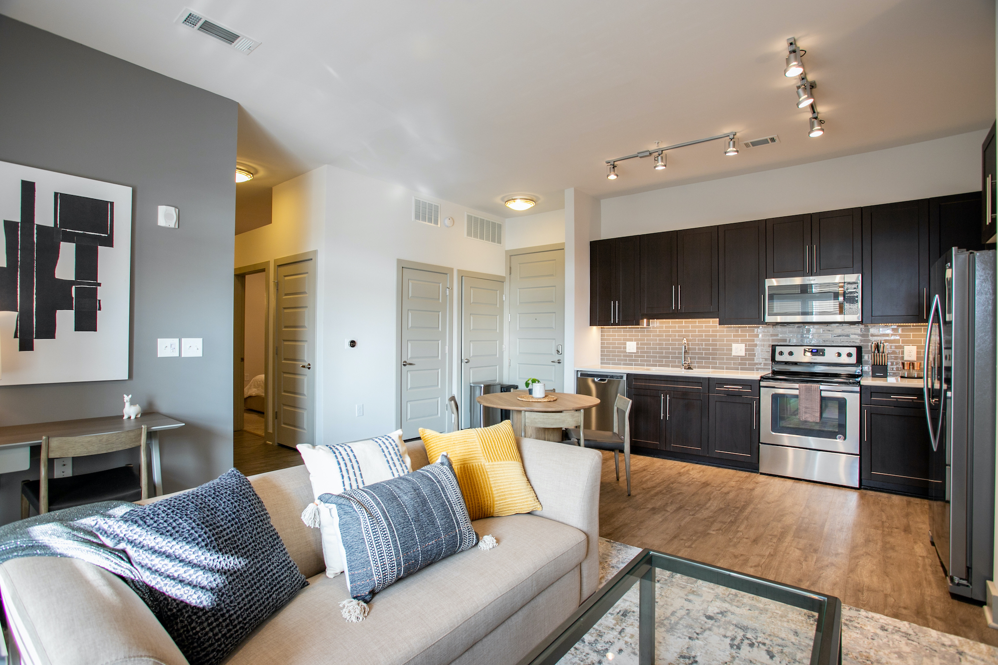 Rent The Lincoln at Dilworth Apartments 426 in Charlotte, NC Landing