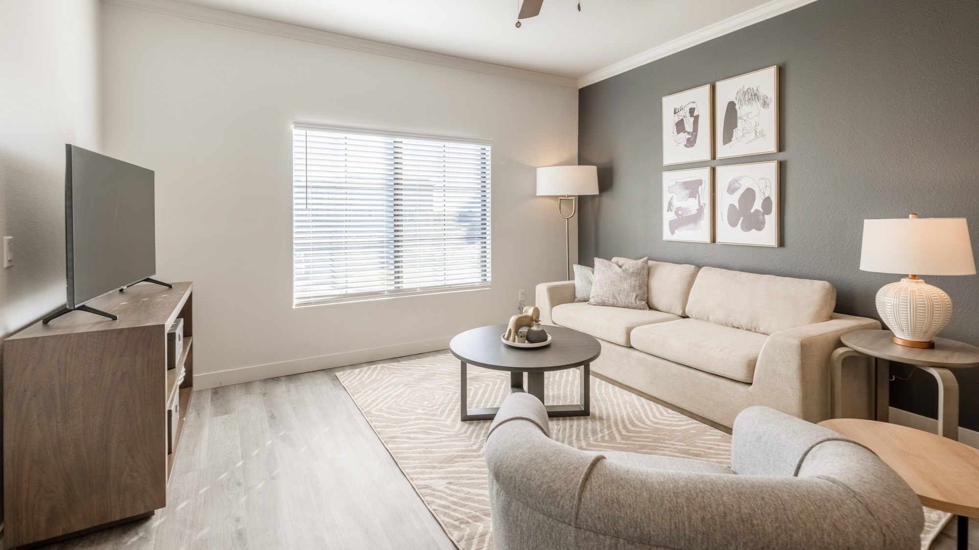 Rent Lazo Apartments 2083 in Chandler, AZ Landing