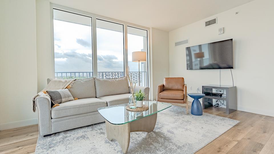 Rent Riverview One Apartments 701 in Miami, FL Landing