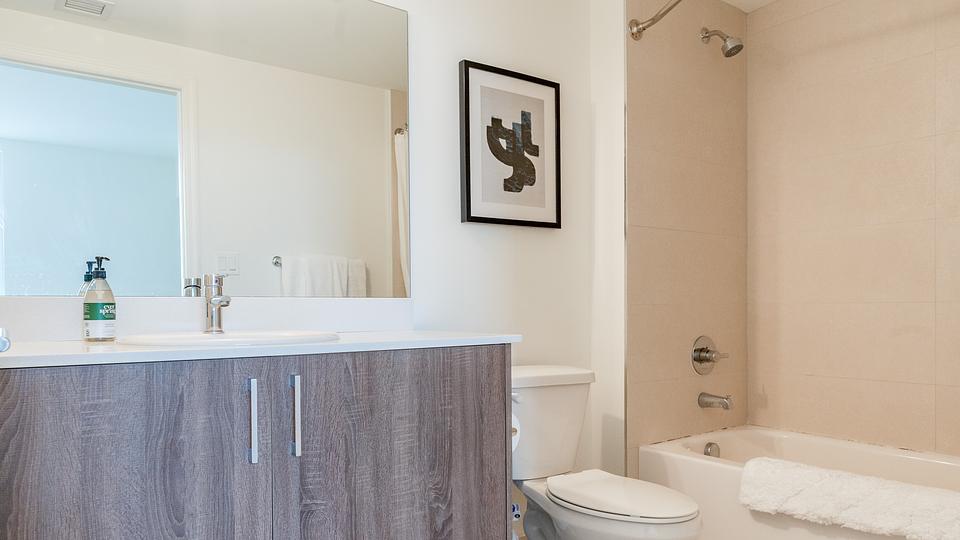 Rent Riverview One Apartments 701 in Miami, FL Landing