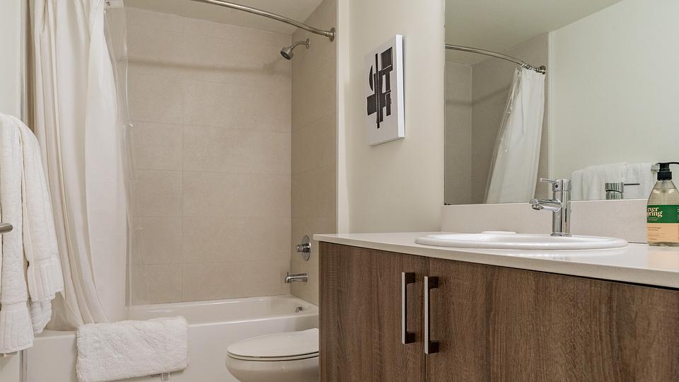 Rent Riverview One Apartments 701 in Miami, FL Landing