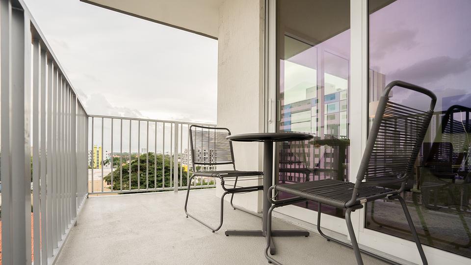 Rent Riverview One Apartments 701 in Miami, FL Landing