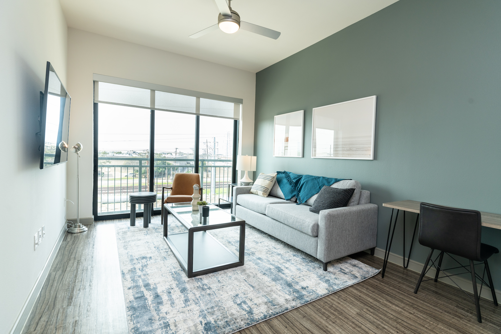 Rent Jewel on Landmark 1318 in Addison, TX Landing