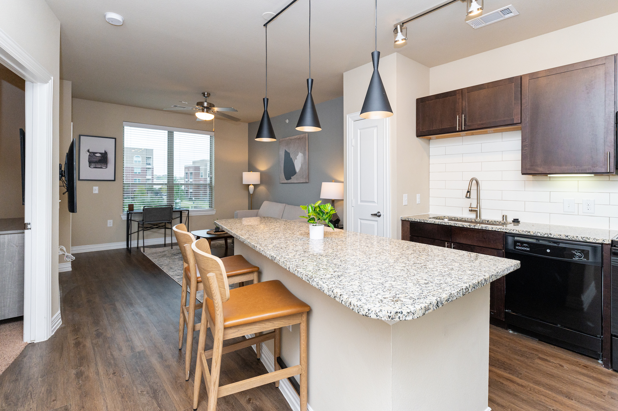 Rent Keller Springs Crossing 1318 in Carrollton, TX Landing