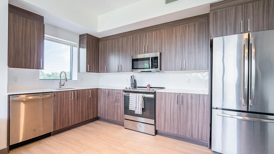 Rent Adela Mimo Bay N 325 in Miami, FL Landing