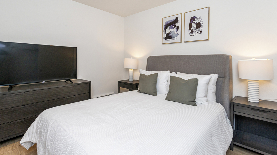 Rent Bowman 257 in Seattle, WA Landing