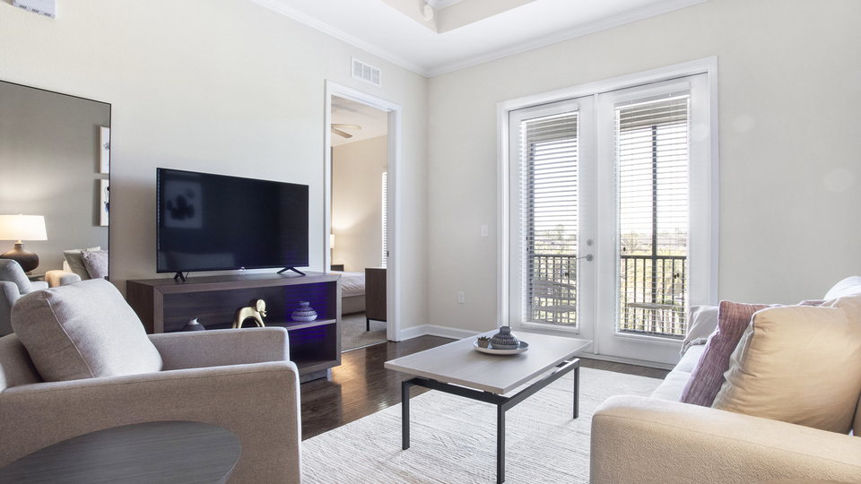 Rent Alaqua Apartments 232 in Jacksonville, FL Landing