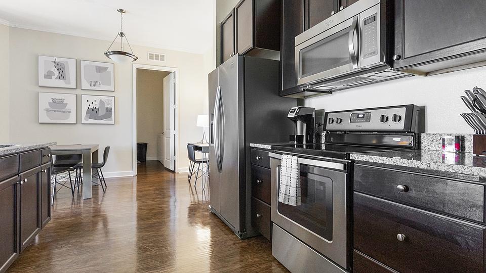 Rent Alaqua Apartments 232 in Jacksonville, FL Landing