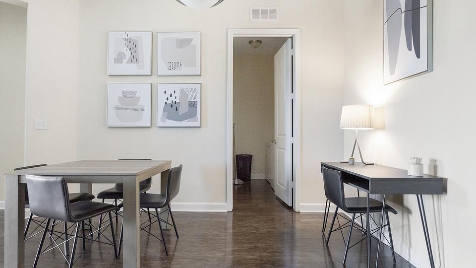 Rent Alaqua Apartments 232 in Jacksonville, FL Landing