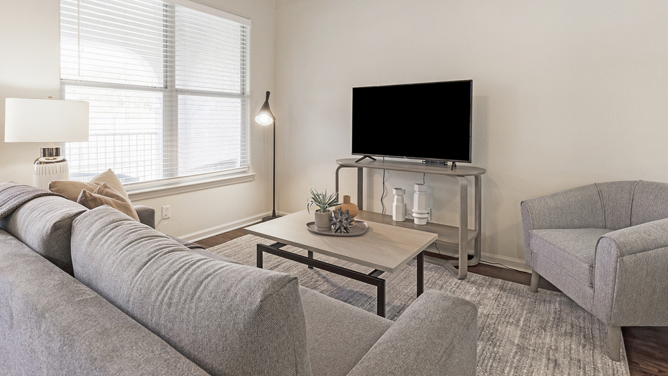 Rent Cortland Estates at TPC 4305 in San Antonio, TX Landing