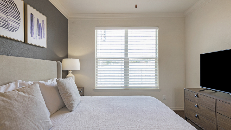 Rent Cortland Estates at TPC 4305 in San Antonio, TX Landing