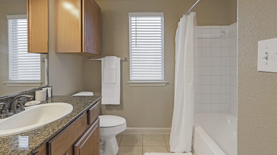 Rent Cortland Estates at TPC 4305 in San Antonio, TX Landing