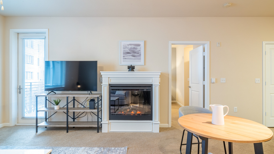 Rent Griffis Lake Washington Apartment Homes 052244 in Renton, WA