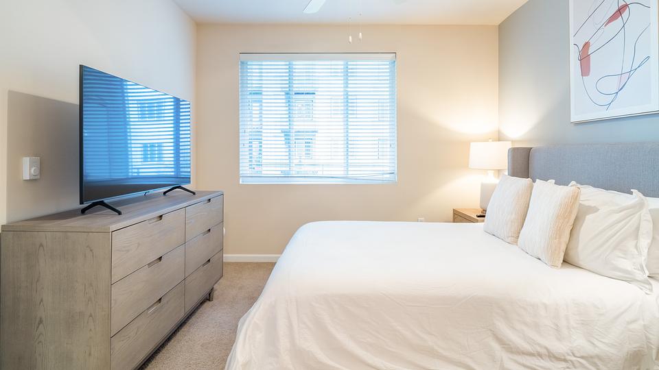 Rent Griffis Lake Washington Apartment Homes 052244 in Renton, WA