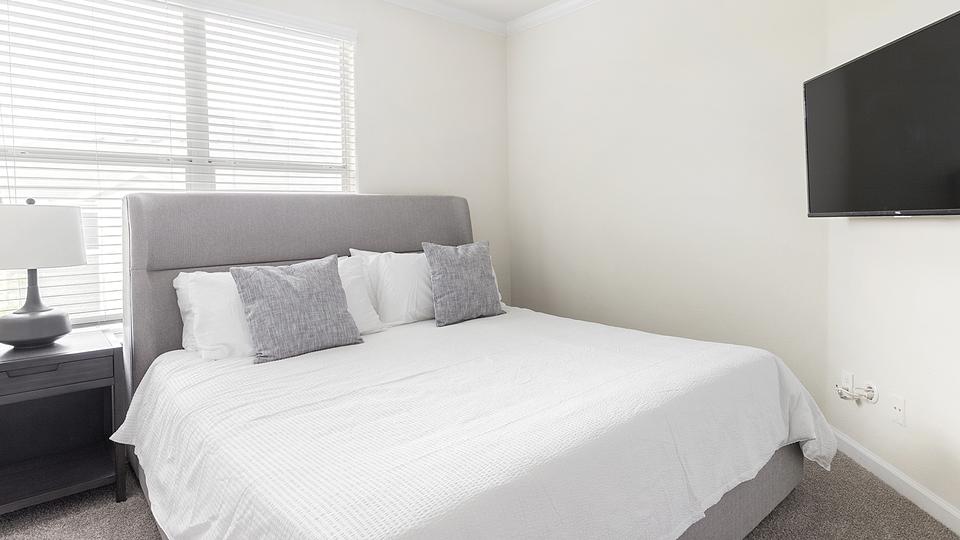 Rent Cortland Estates at TPC 2406 in San Antonio, TX Landing