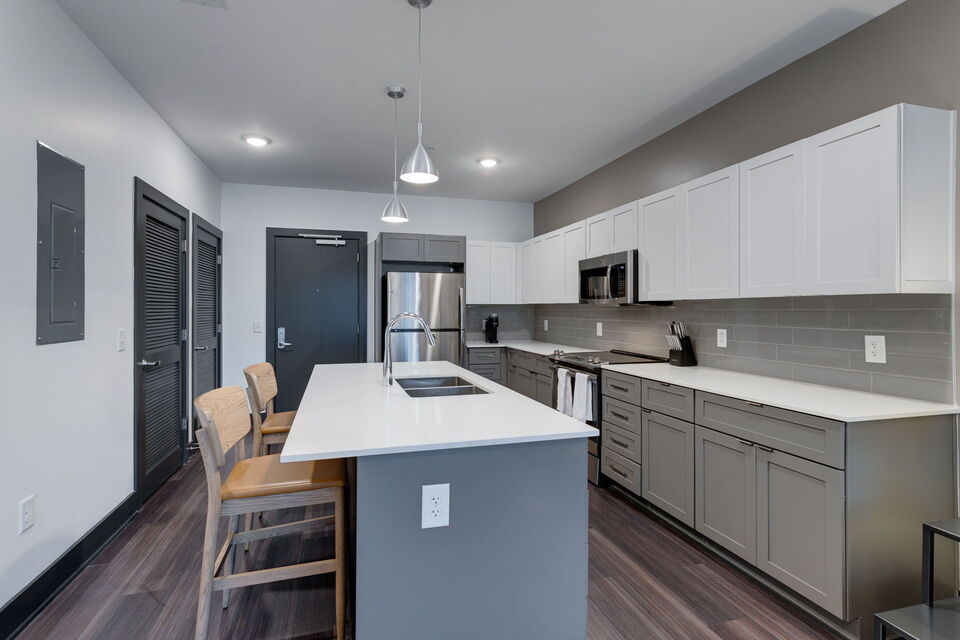 Rent Belcourt Park 202 in Nashville, TN Landing