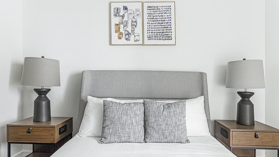 These photos are from another Landing in this building.