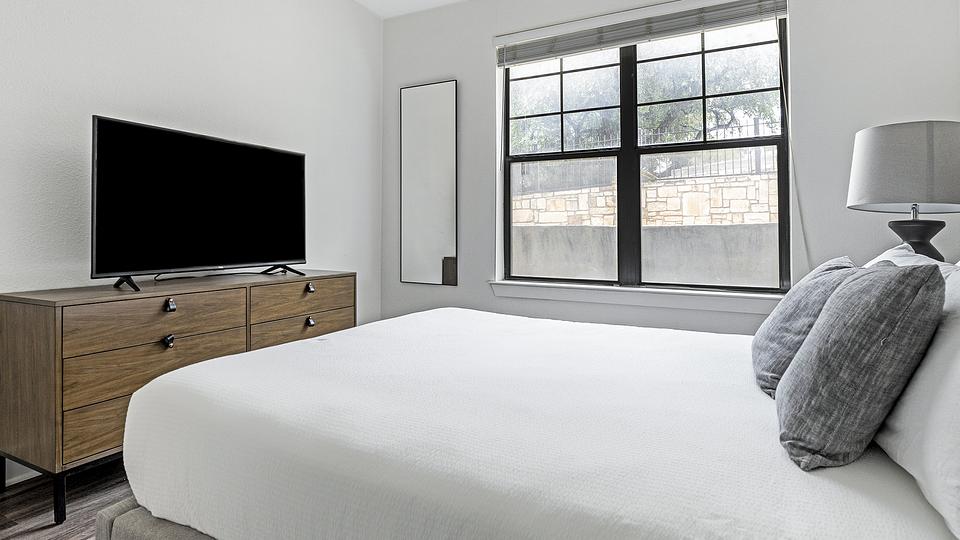 These photos are from another Landing in this building.