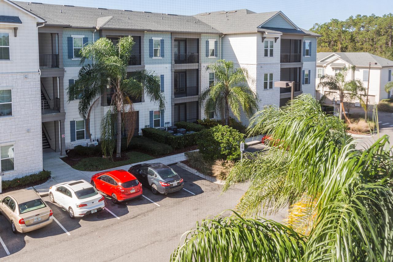 Rent Alaqua 930 in Jacksonville, FL Landing