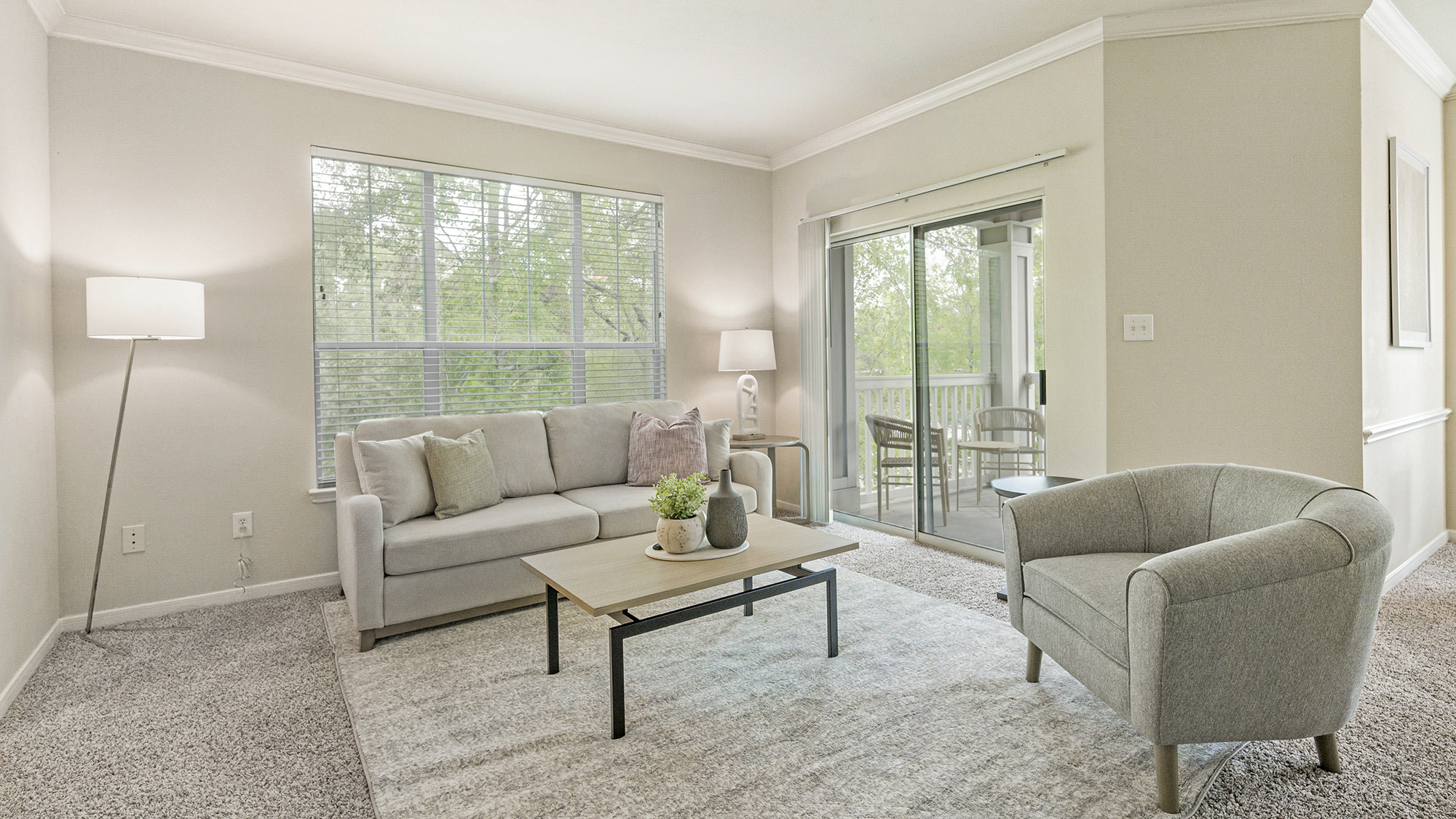 Rent Whispering Pines Ranch 04302 in The Woodlands, TX Landing