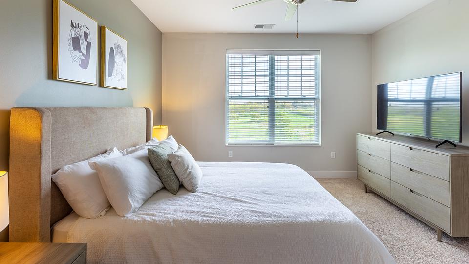 Rent WaterStone at Hamburg 231 in Lexington, KY Landing