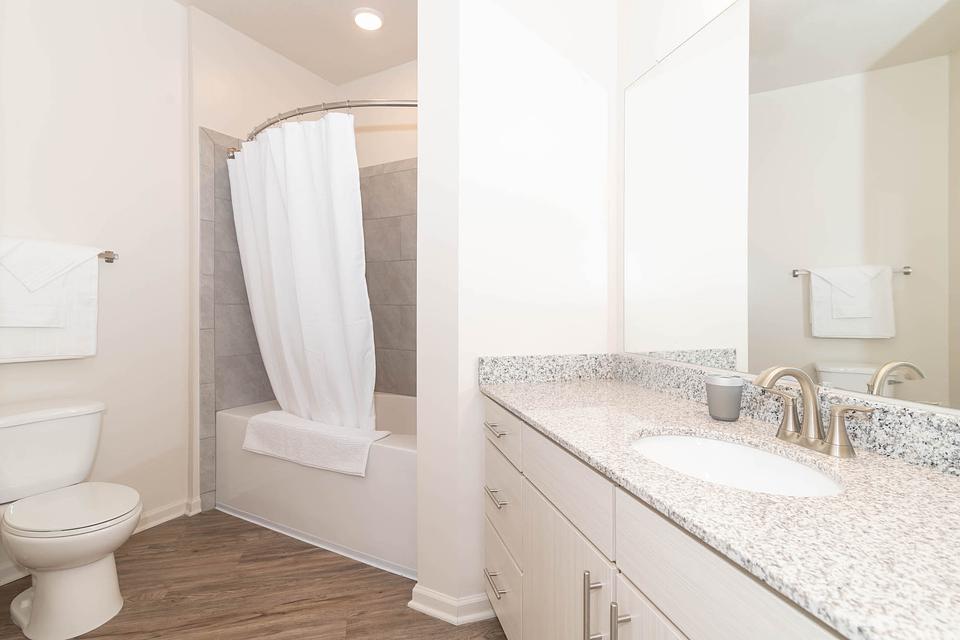 Rent Tapestry Westland Village 417 in Jacksonville, FL Landing