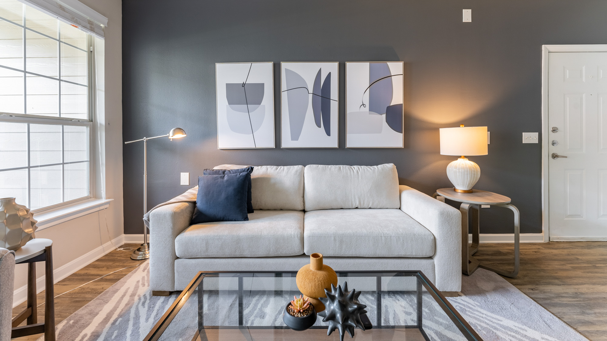 Rent Oxmoor Apartment Homes 11105 in Louisville, KY Landing