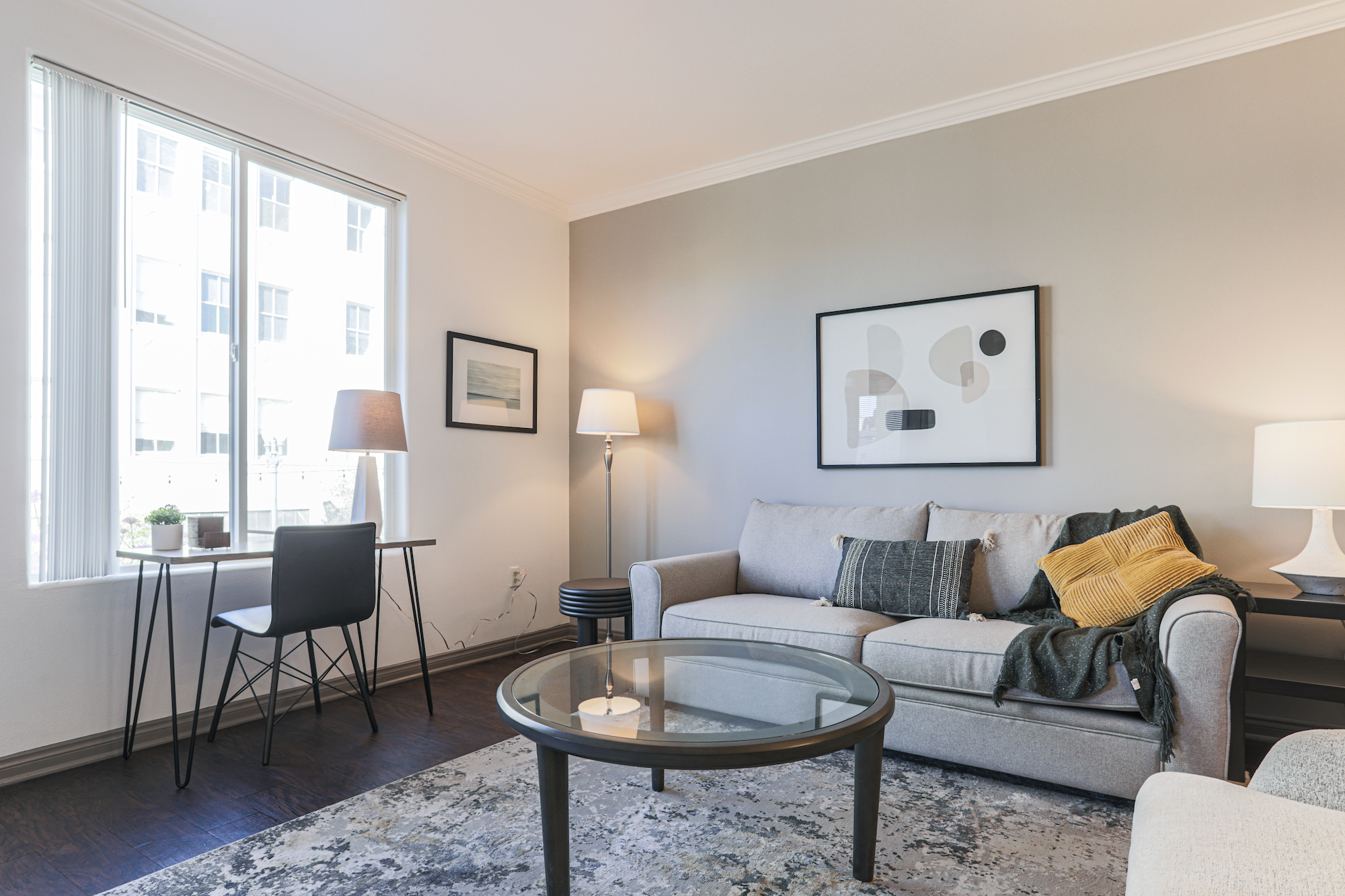 Rent Griffis Pine Avenue P211 in Long Beach, CA Landing