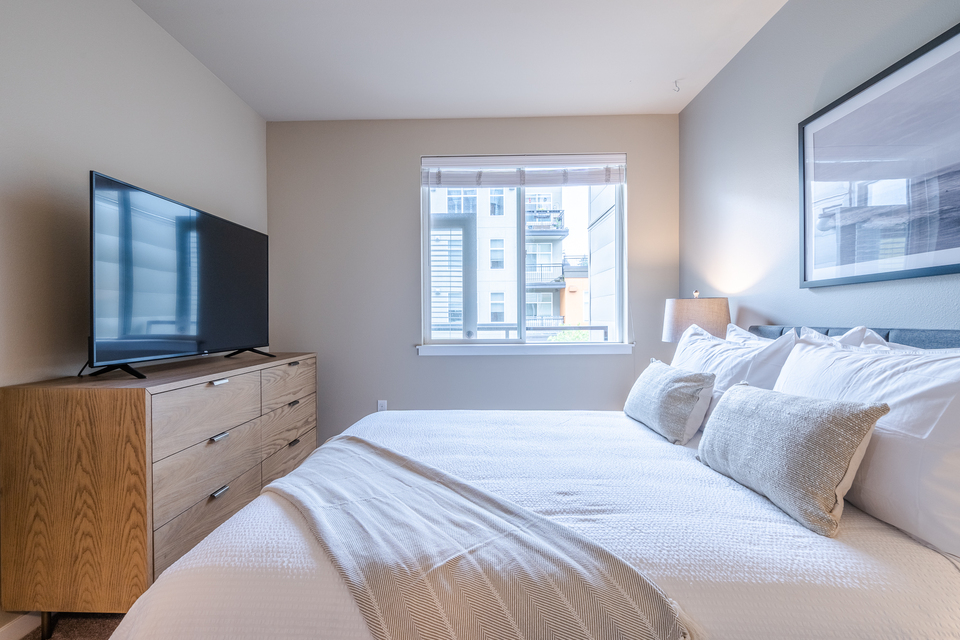 Rent Waterscape Juanita Village A209 in Kirkland, WA Landing