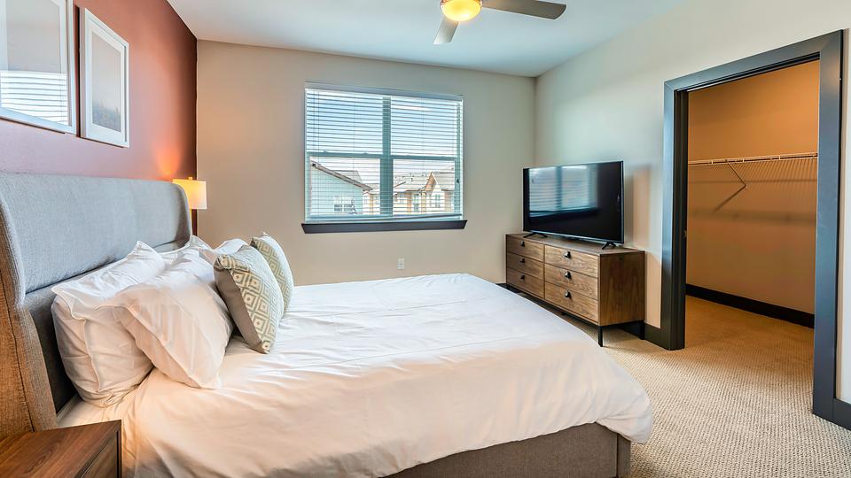 Rent Broadstone Montane 08307 in Parker, CO Landing