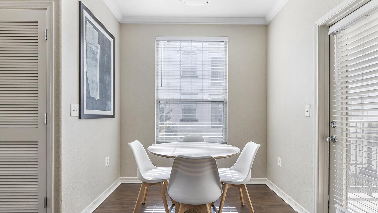 Rent Cortland Mountain Vista 2033 in Mesa, AZ Landing