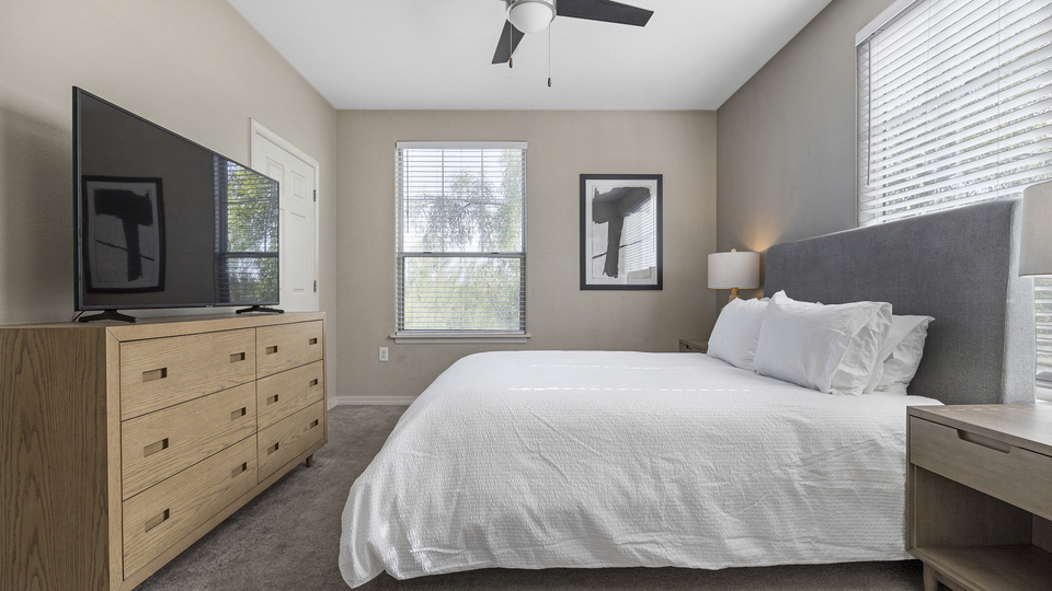 Rent Cortland Mountain Vista 2033 in Mesa, AZ Landing