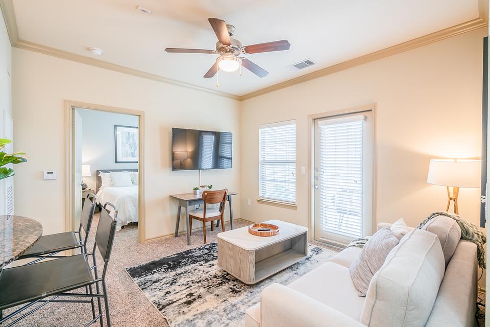 Rent Pecan Springs 2303 in San Antonio, TX Landing